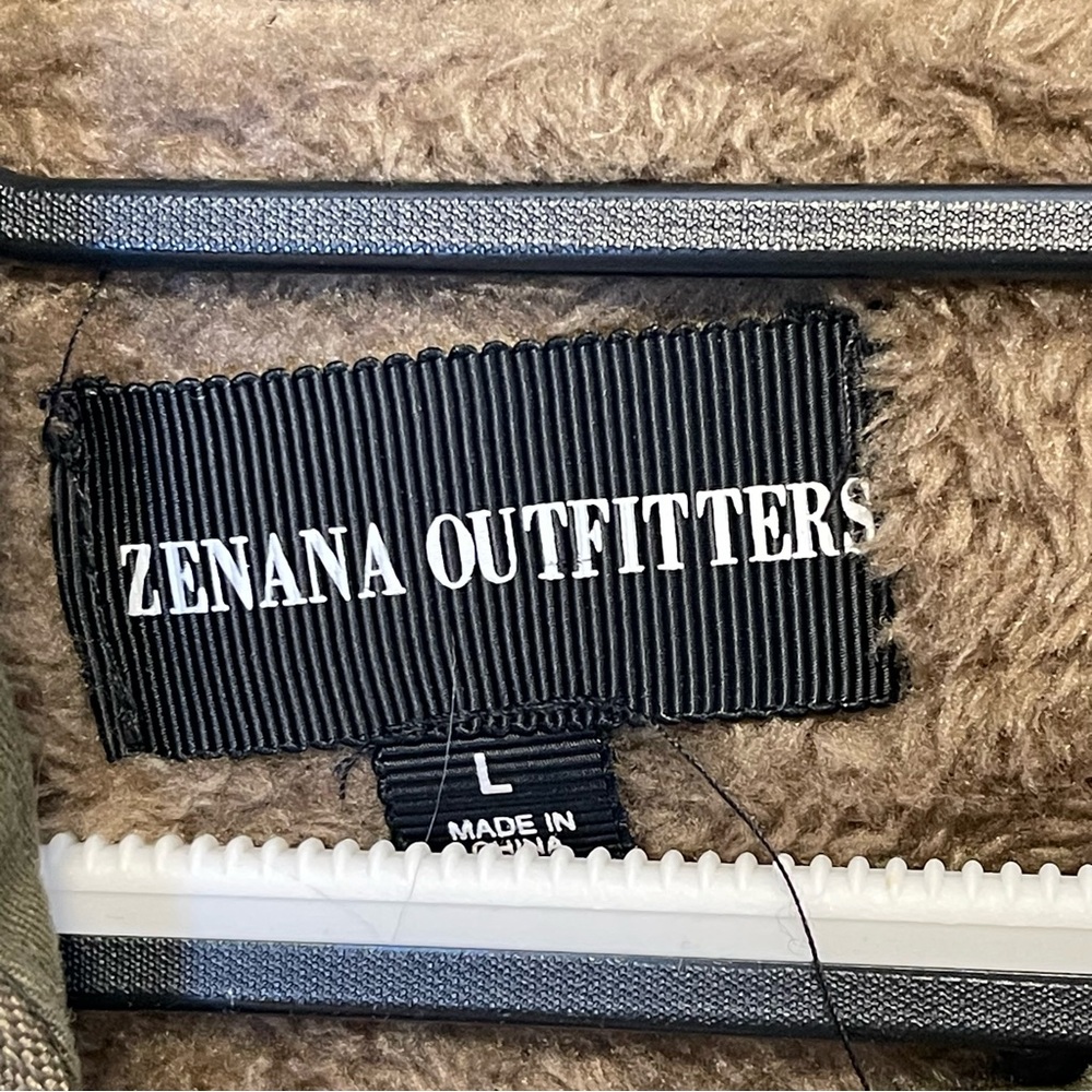 Zenana Outfitters Green Utility Vest with Adjustable Waist women’s size large - Picture 3 of 3